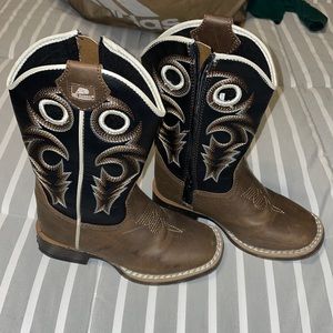 Double barrel Childrens boots